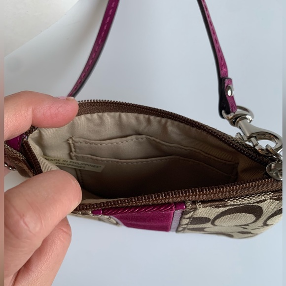 Brand new, w/box Coach Wristlet. - Picture 3 of 3